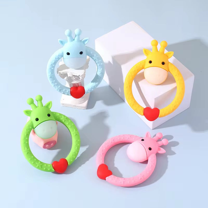 Circle giraffe teether